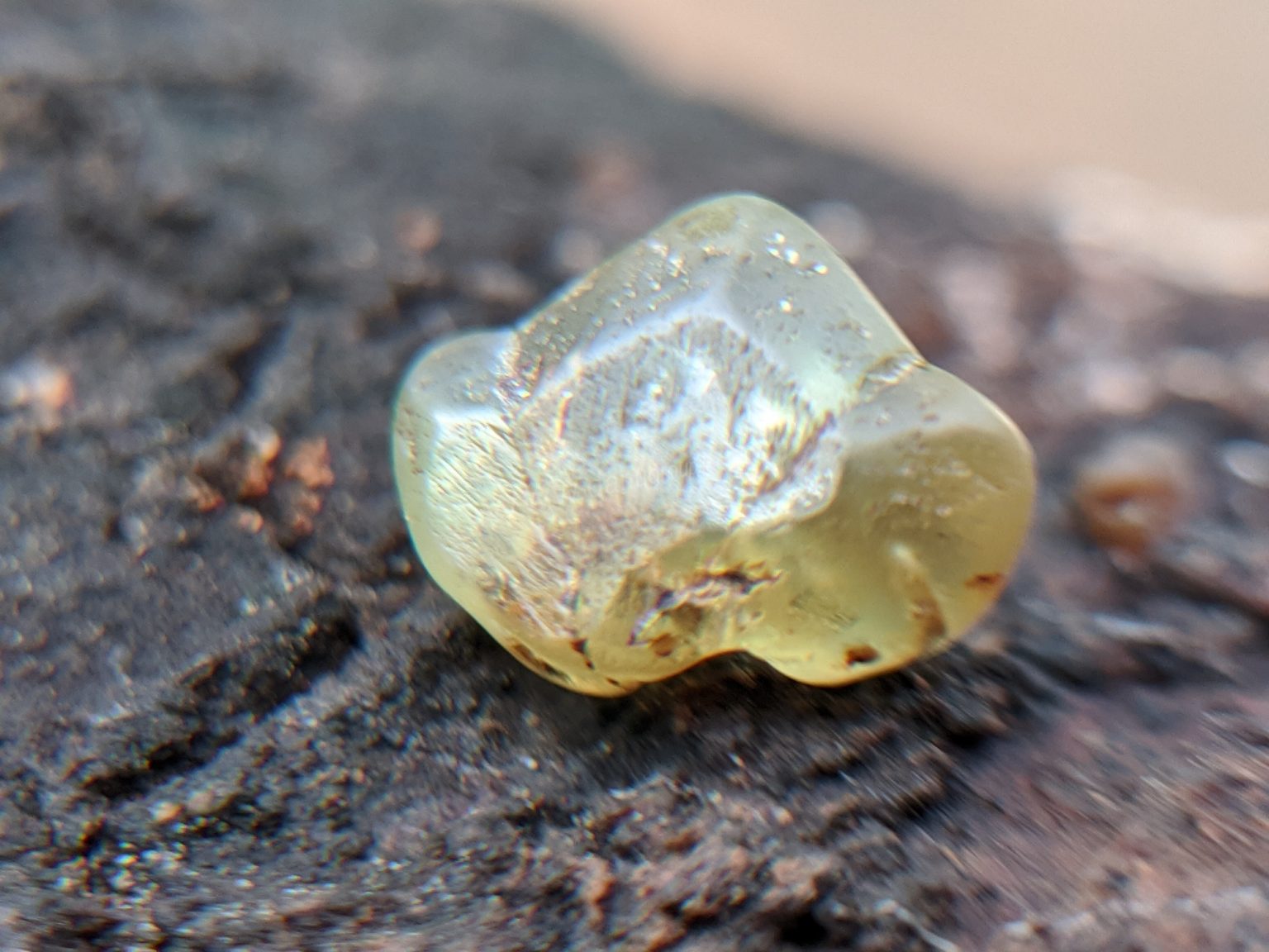Danu Group RARE NATURAL CHRYSOBERYL SIXLING HALF CRYSTAL WITH CHATOYANCY