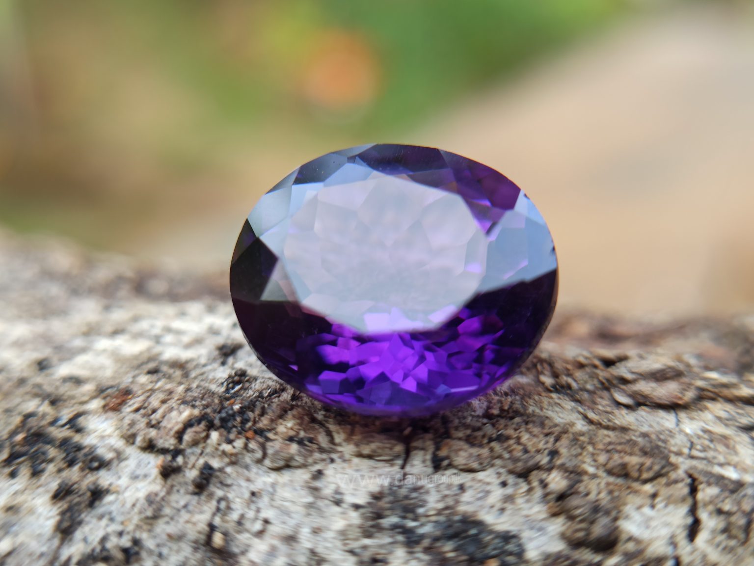 Natural Amethyst - One of the best healing gemstone in the planet - Danu Group Gemstones