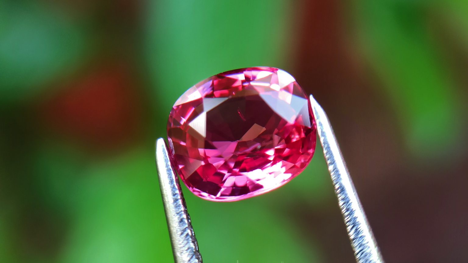 danugroup.lk - Natural Vietnamese Pink Spinel directly from the source Danu Group Gemstones