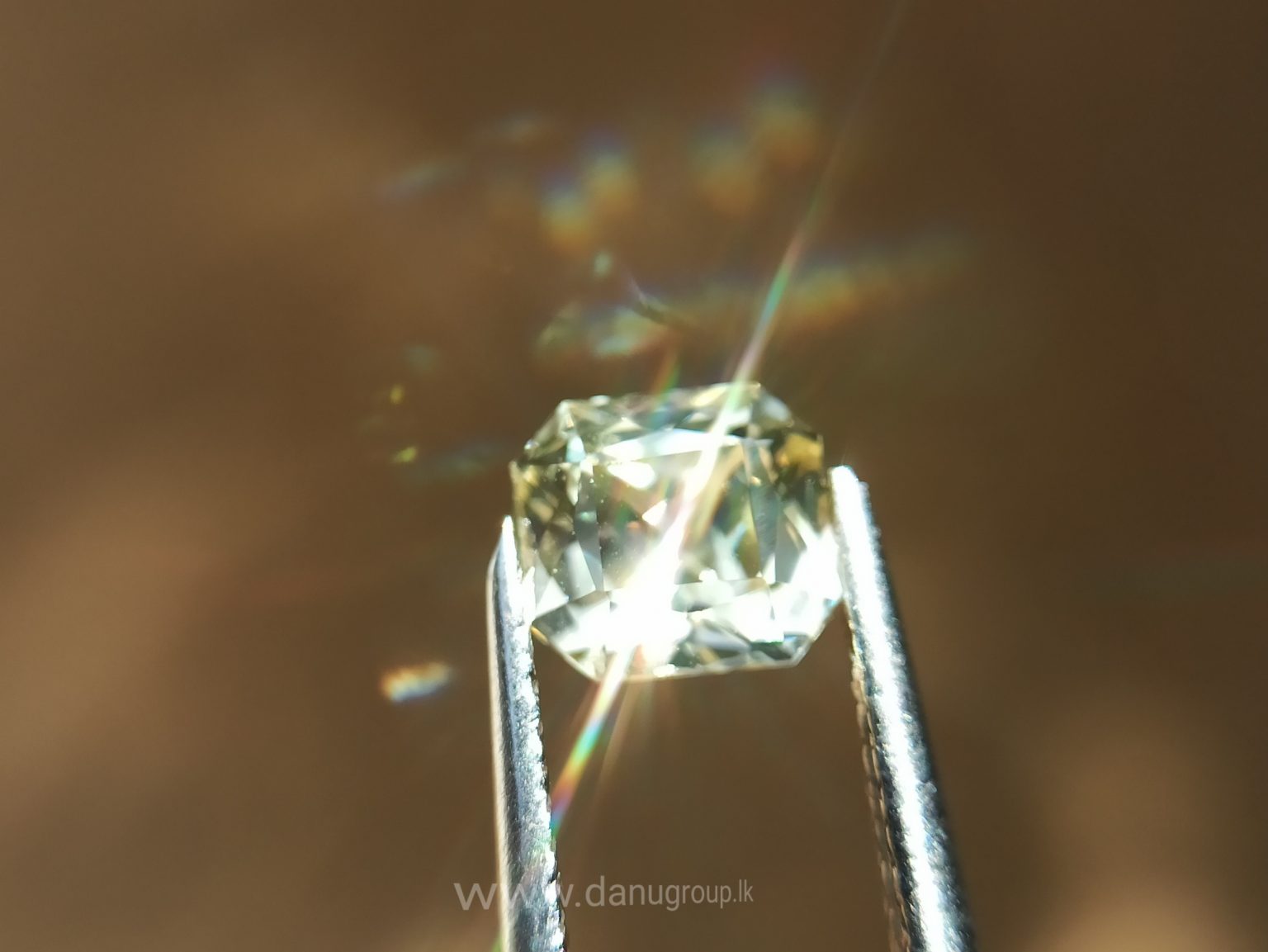 Natural Natural Yellow Sapphire With amazing luster - Danu Group Gemstones