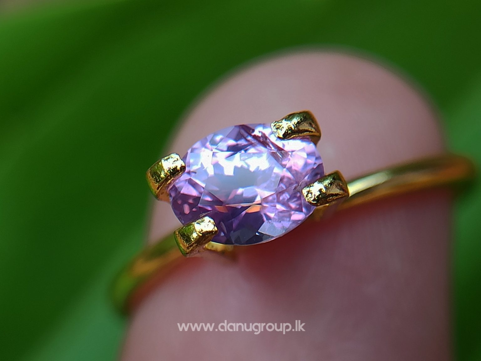 Purple sapphire - Ceylon Natural Purple Sapphire from Danu Group Gemstones Collection