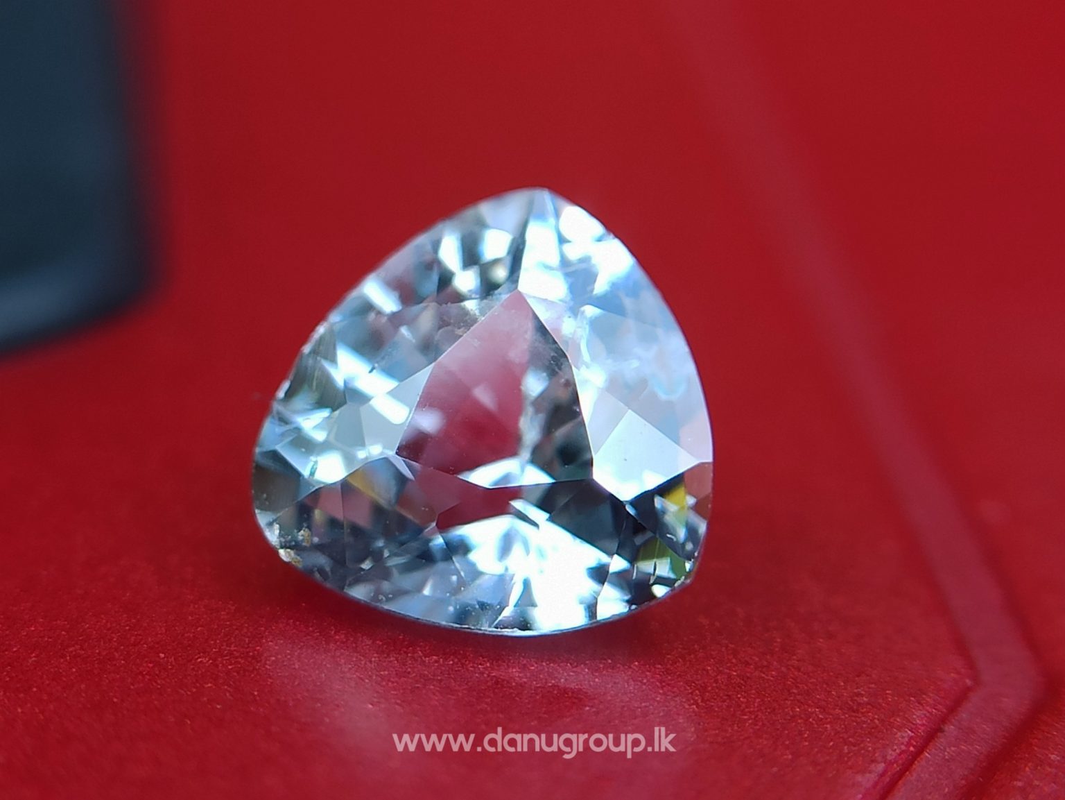 danugroup.lk - ceylon natural yellow sapphire and white Sapphire - Natural Fancy Sapphire Couple from Danu Group