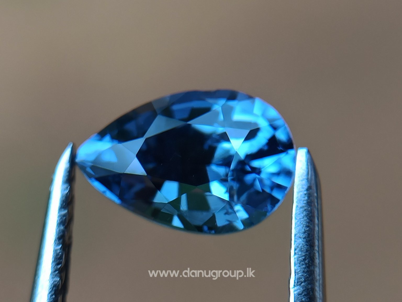 danugroup.lk - Ceylon Natural Cornflower Blue Sapphire Danu Group Gemstones Collections