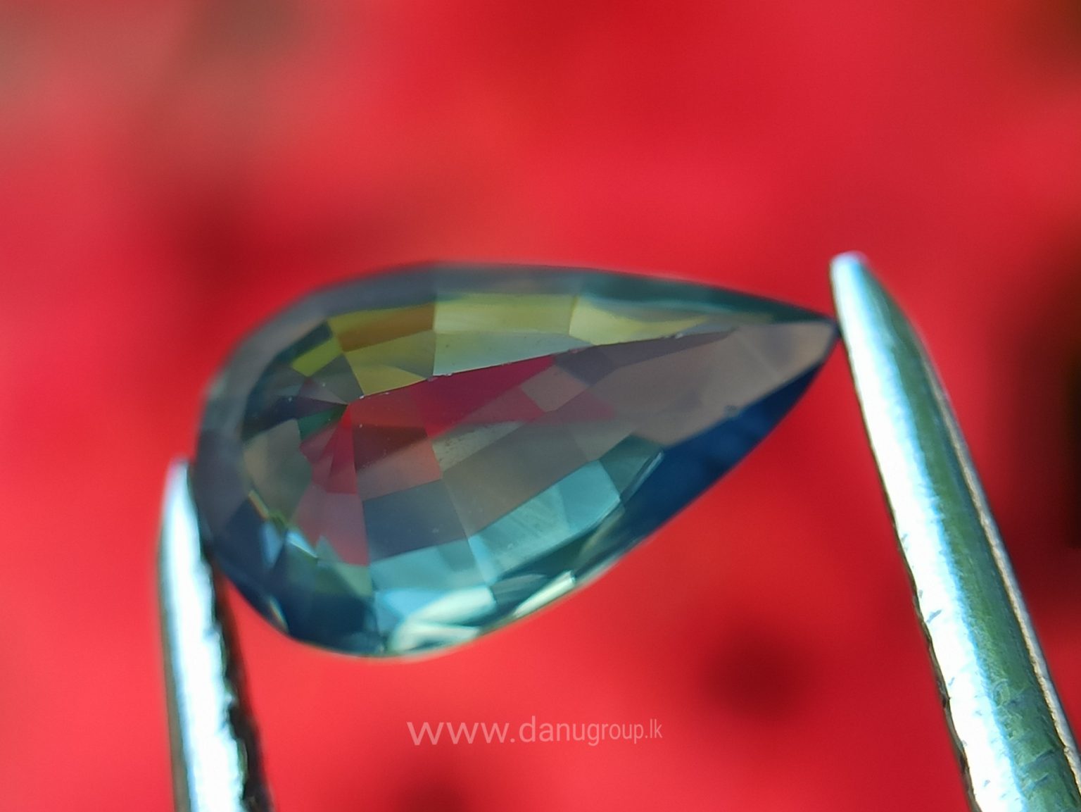 natural bi colour Sapphire pear danu group Gemstones