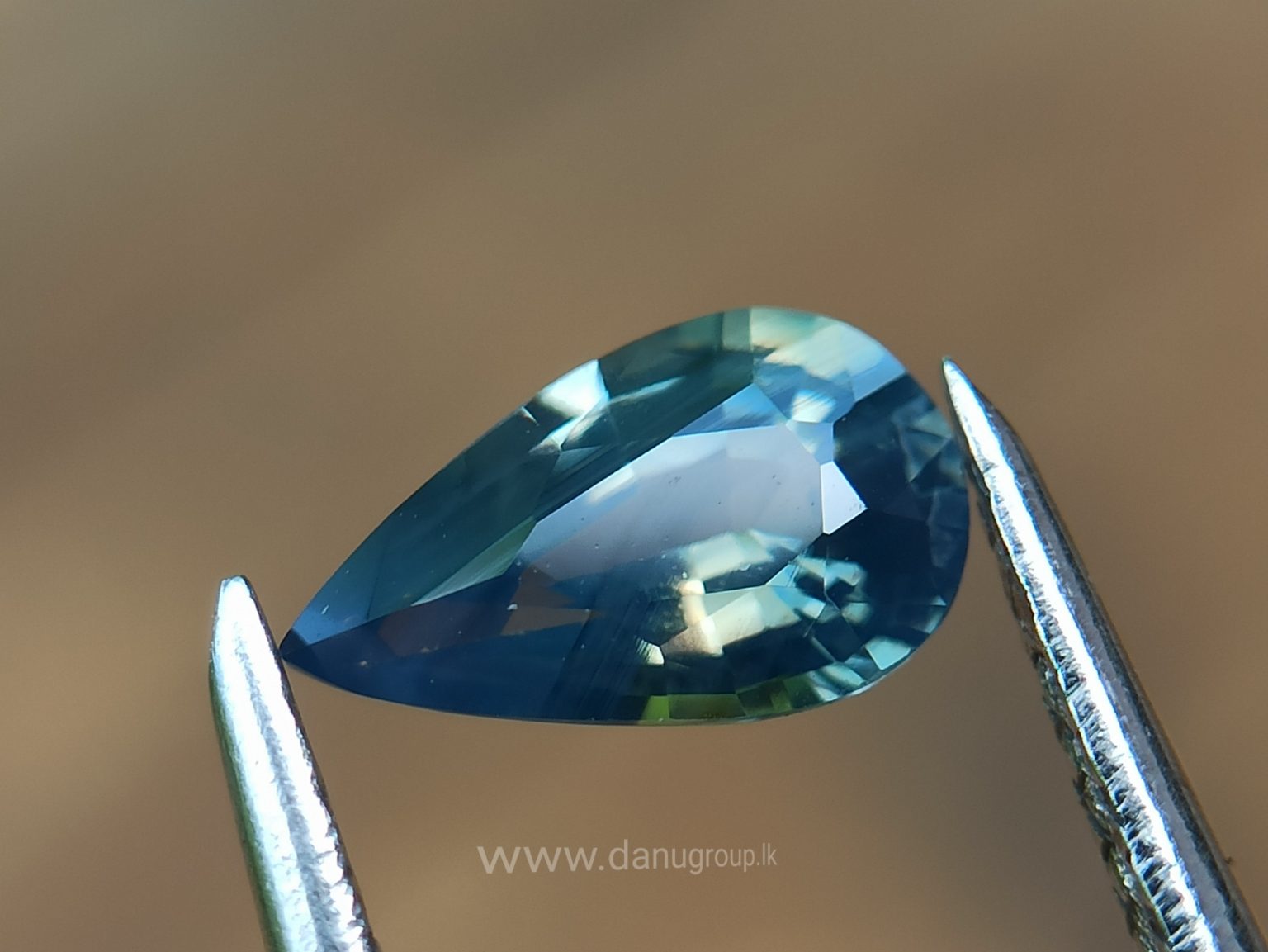 natural bi colour Sapphire pear danu group Gemstones