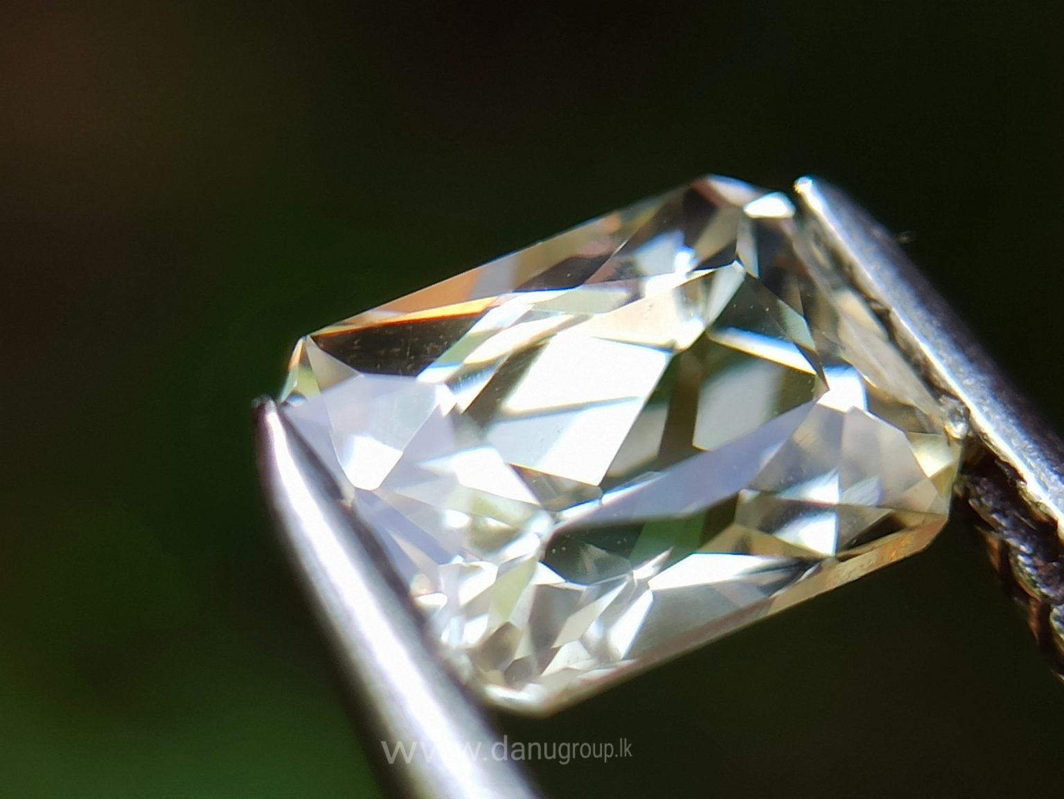 Natural Natural Yellow Sapphire With amazing luster - Danu Group Gemstones