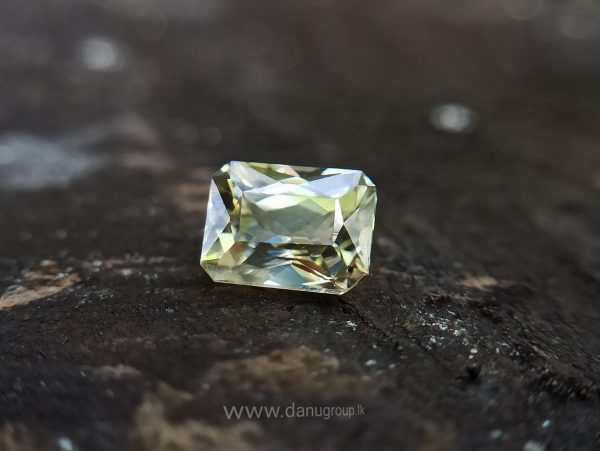 Natural Natural Yellow Sapphire With amazing luster - Danu Group Gemstones