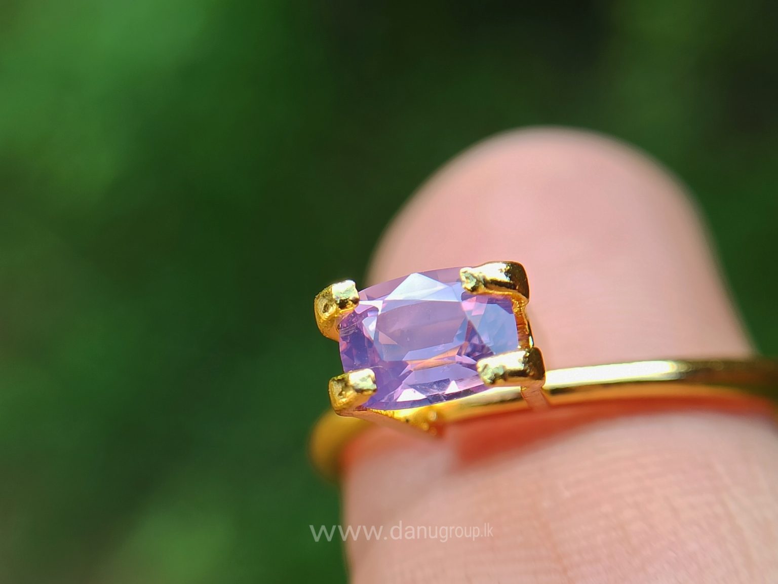 danugroup.lk - ceylon Natural purplish pink sapphire Danu Group Gemstones Collections