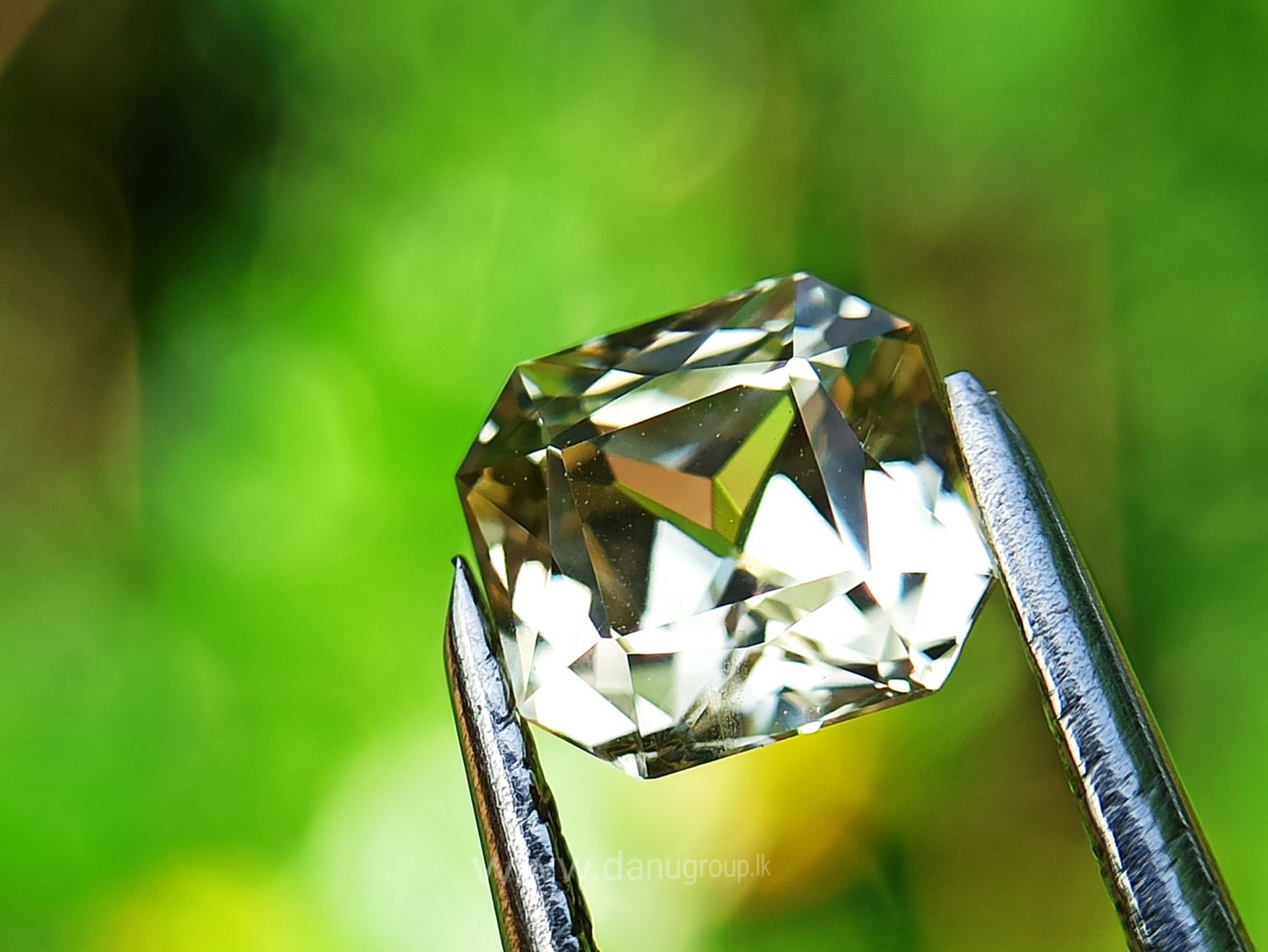 Natural Natural Yellow Sapphire With amazing luster - Danu Group Gemstones