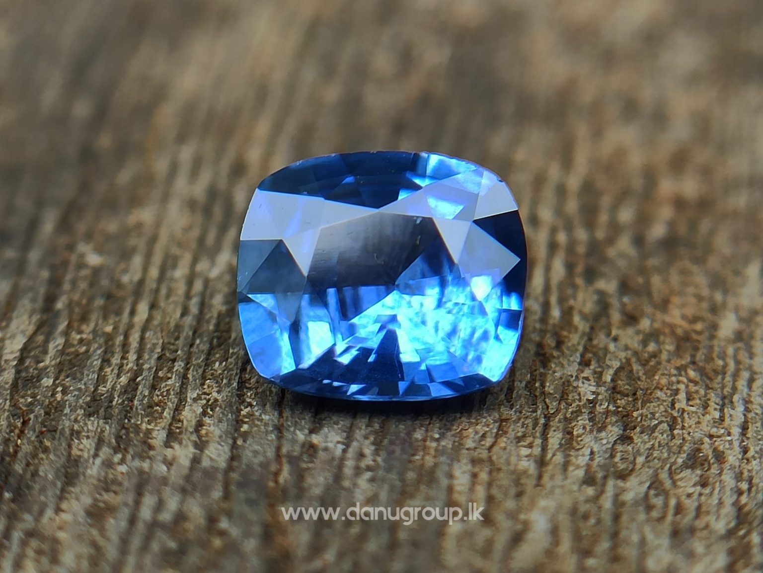 danugroup.lk - Ceylon Natural Cornflower Blue Sapphire Danu Group Gemstones Collections