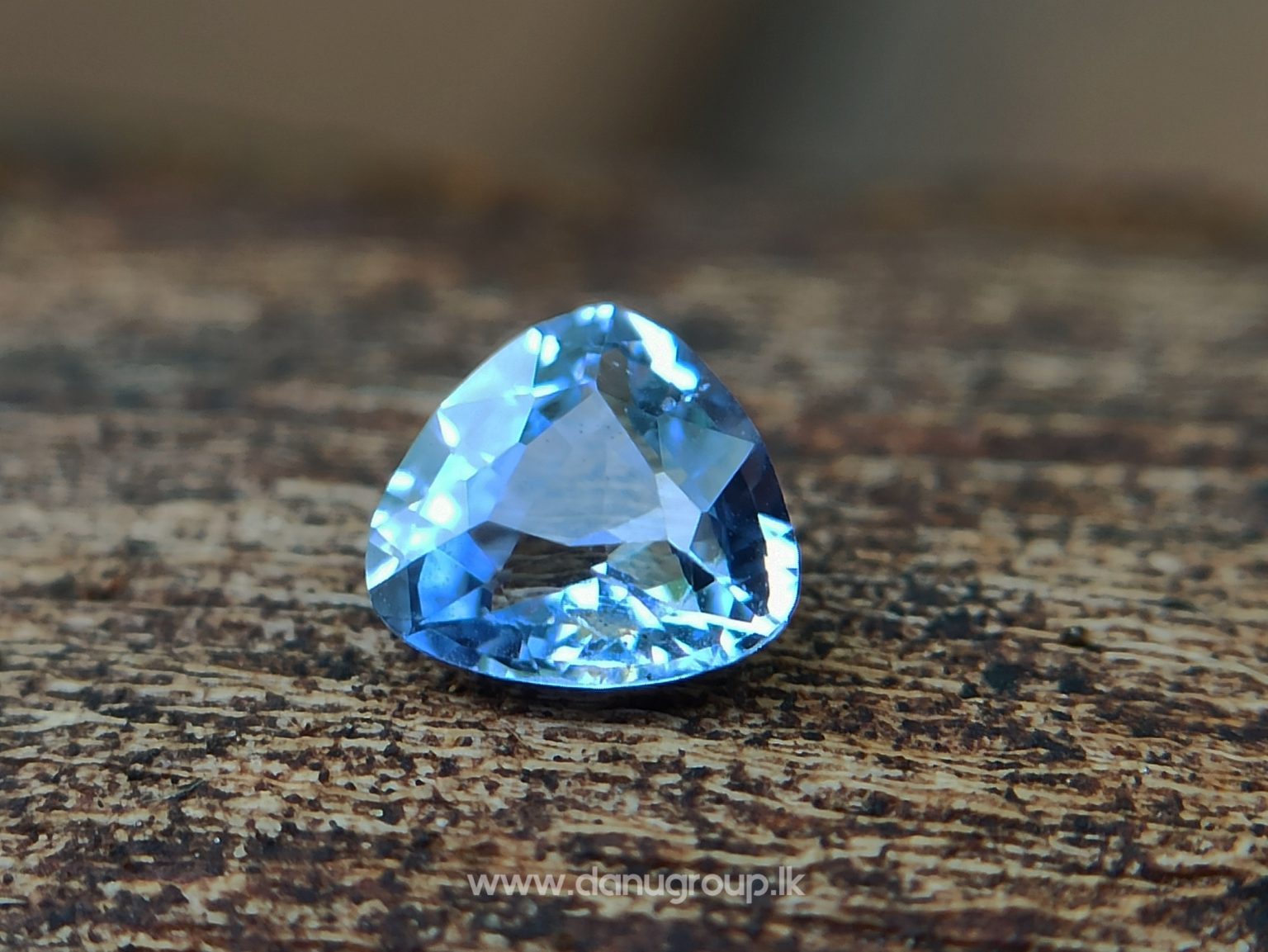 Ceylon Natural Purple sapphire and blue sapphire couple - Natural Fancy Sapphire Couple from Danu Group