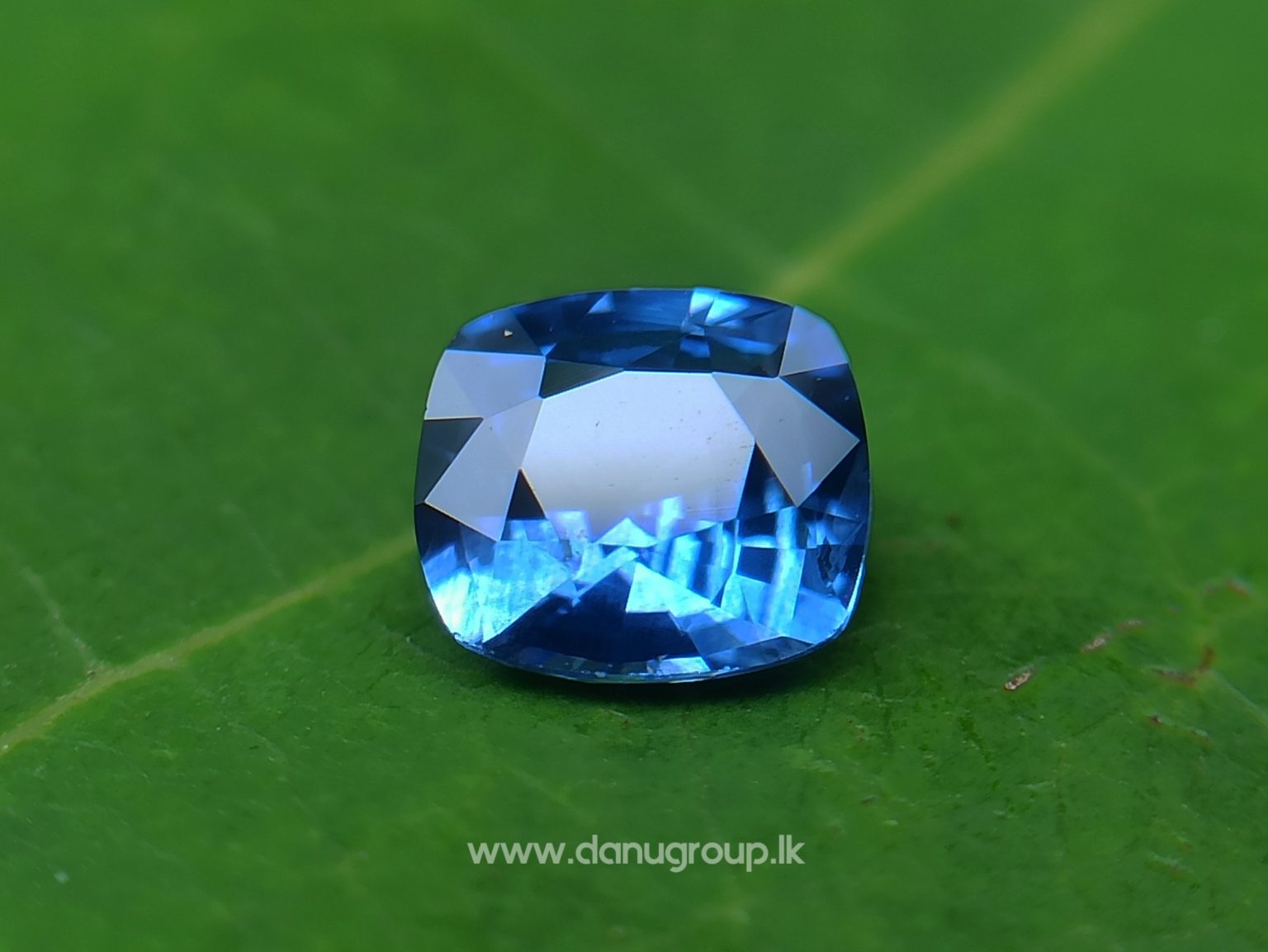 danugroup.lk - Ceylon Natural Cornflower Blue Sapphire Danu Group Gemstones Collections