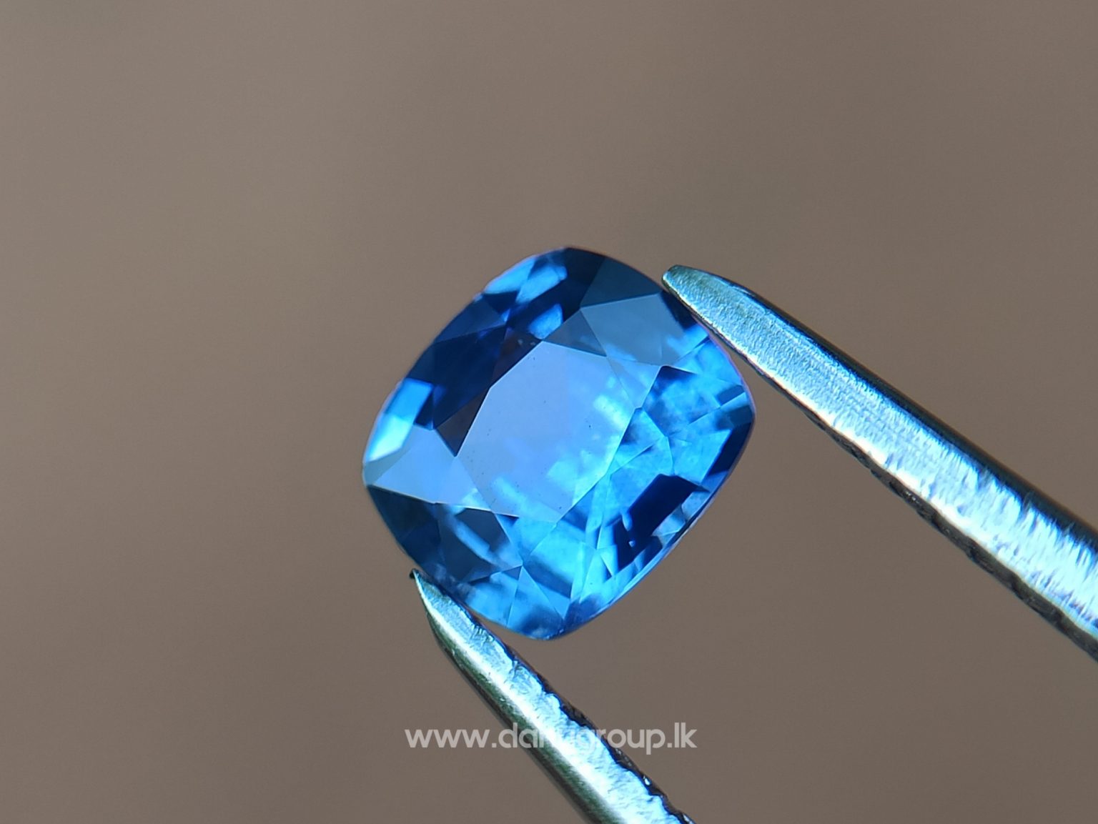 danugroup.lk - Ceylon Natural Cornflower Blue Sapphire Danu Group Gemstones Collections