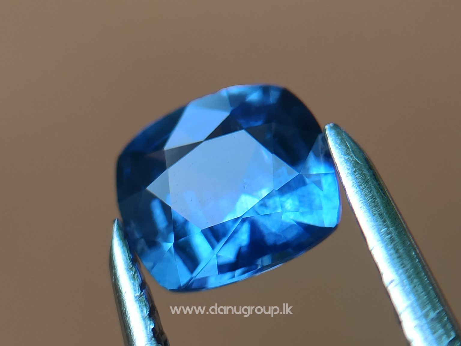 danugroup.lk - Ceylon Natural Cornflower Blue Sapphire Danu Group Gemstones Collections