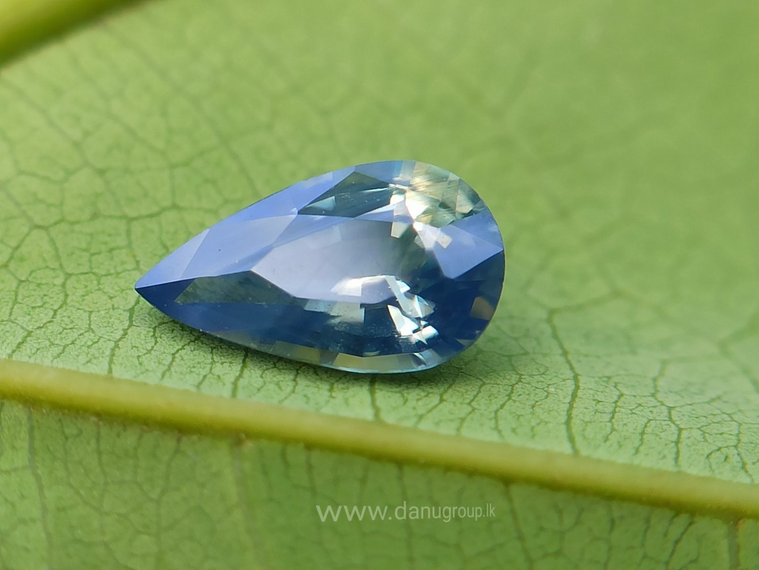 natural bi colour Sapphire pear danu group Gemstones