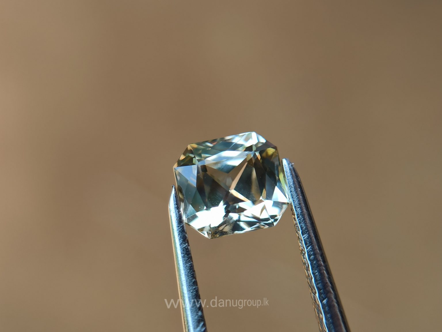 Natural Natural Yellow Sapphire With amazing luster - Danu Group Gemstones