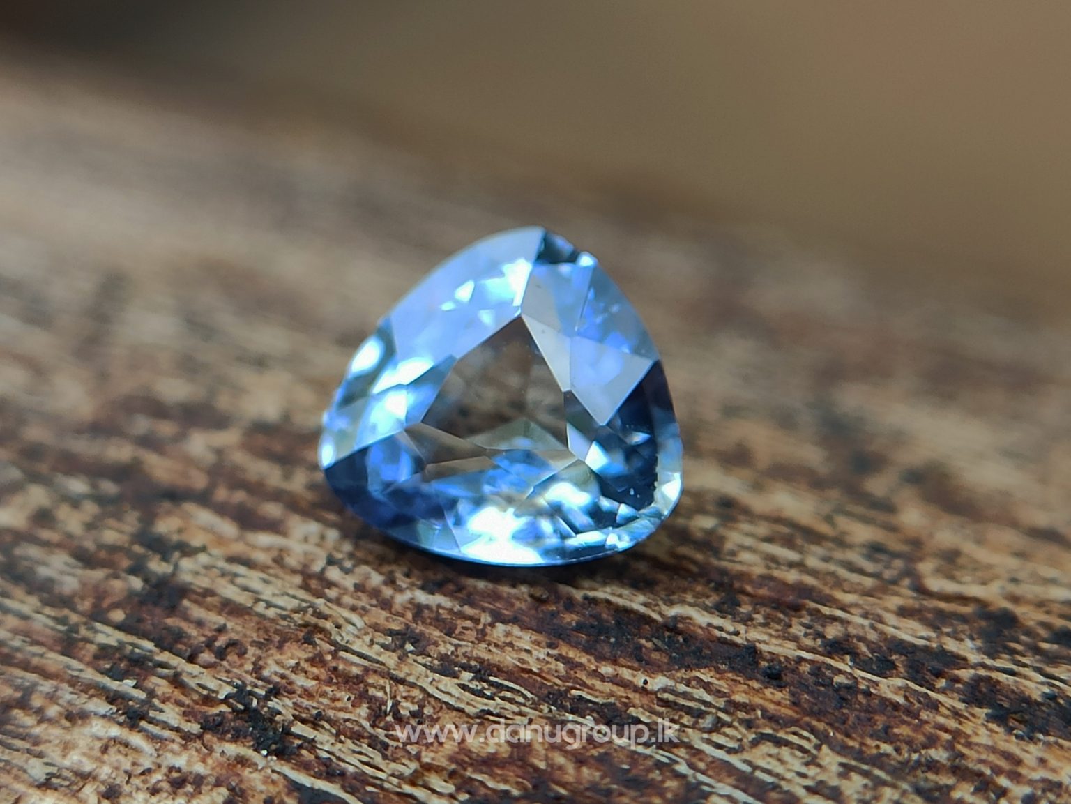 Ceylon Natural Purple sapphire and blue sapphire couple - Natural Fancy Sapphire Couple from Danu Group