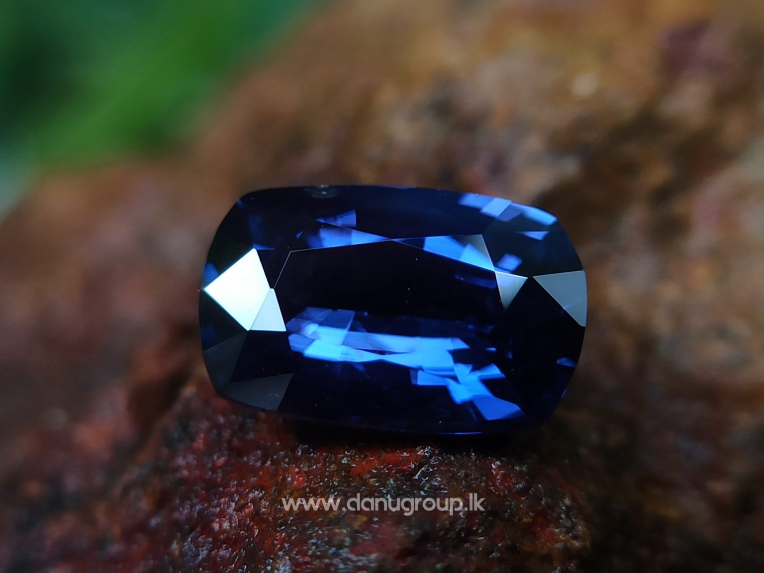 Ceylon Natural Vivid Royal Blue Sapphire Best Grade Unheated Gemstones - danugroup.lk