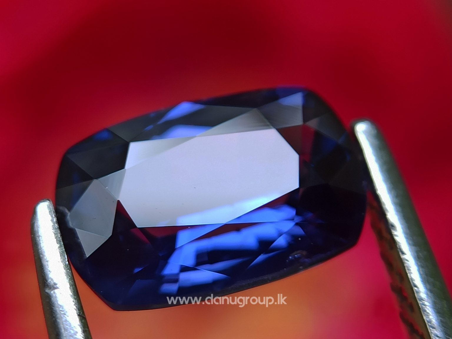 Ceylon Natural Vivid Royal Blue Sapphire Best Grade Unheated Gemstones - danugroup.lk