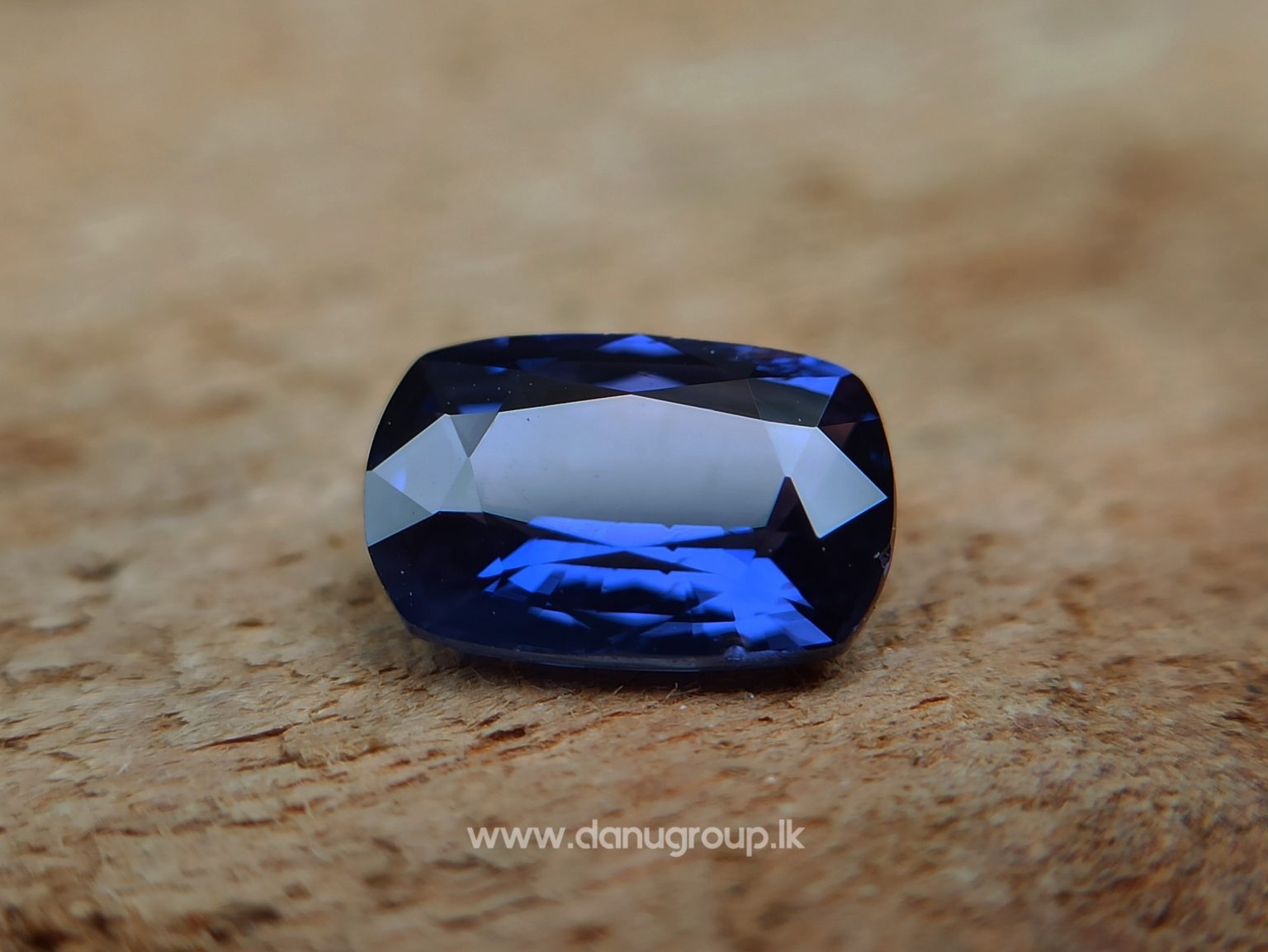 Ceylon Natural Vivid Royal Blue Sapphire Best Grade Unheated Gemstones - danugroup.lk