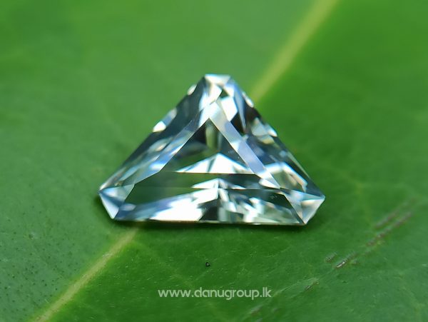 danugroup.lk - Ceylon Natural Bi-Color Sapphire from Danu Group Gemstones Collections
