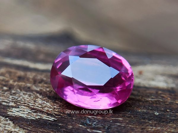 Hot Pink Sapphire Vibrant Pink Color Bubble Gum Pink Colour Sapphire Danu Group gemstones danugroup.lk