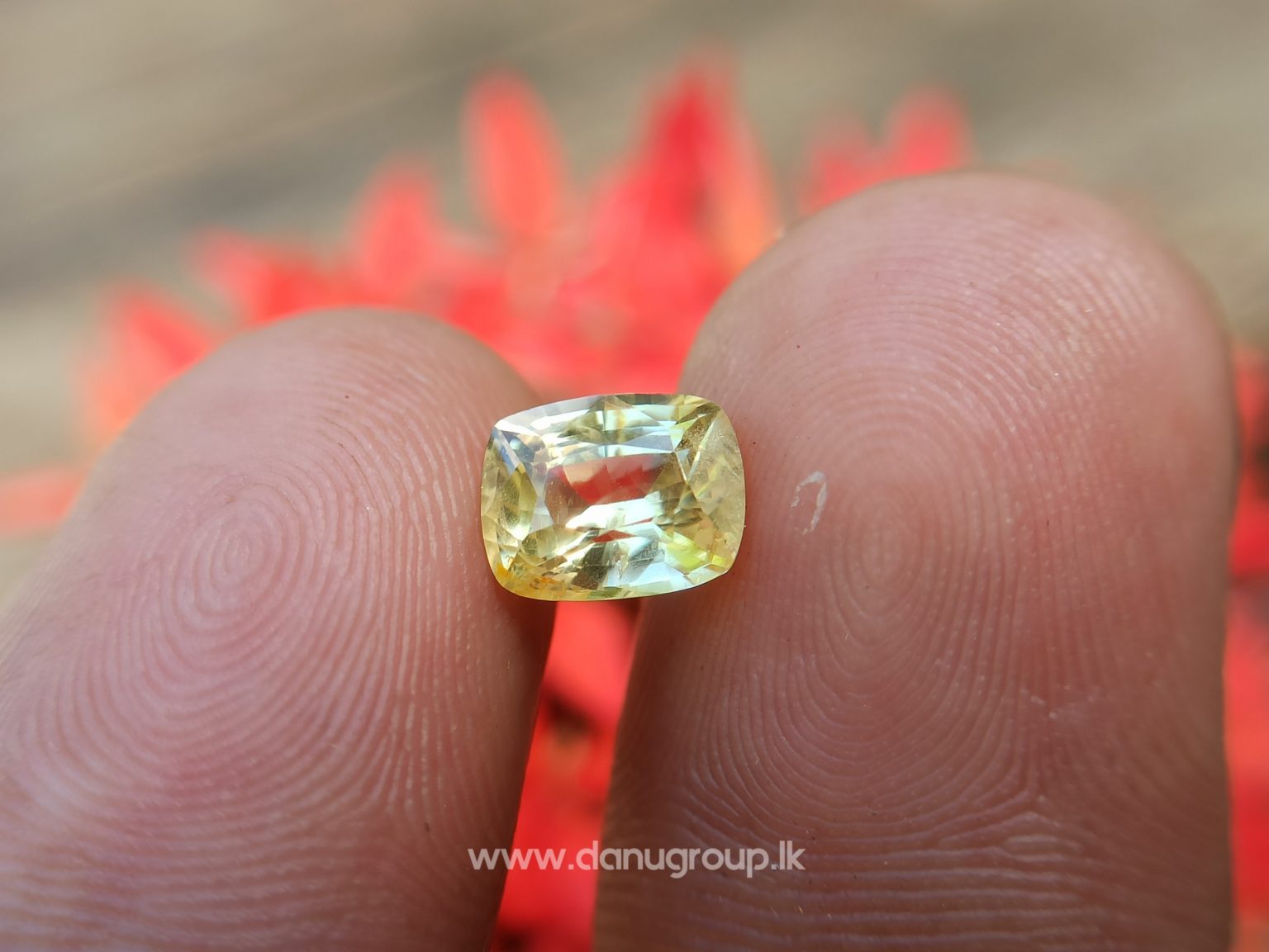 Ceylon Natural Yellow Sapphire - danugroup.lk
