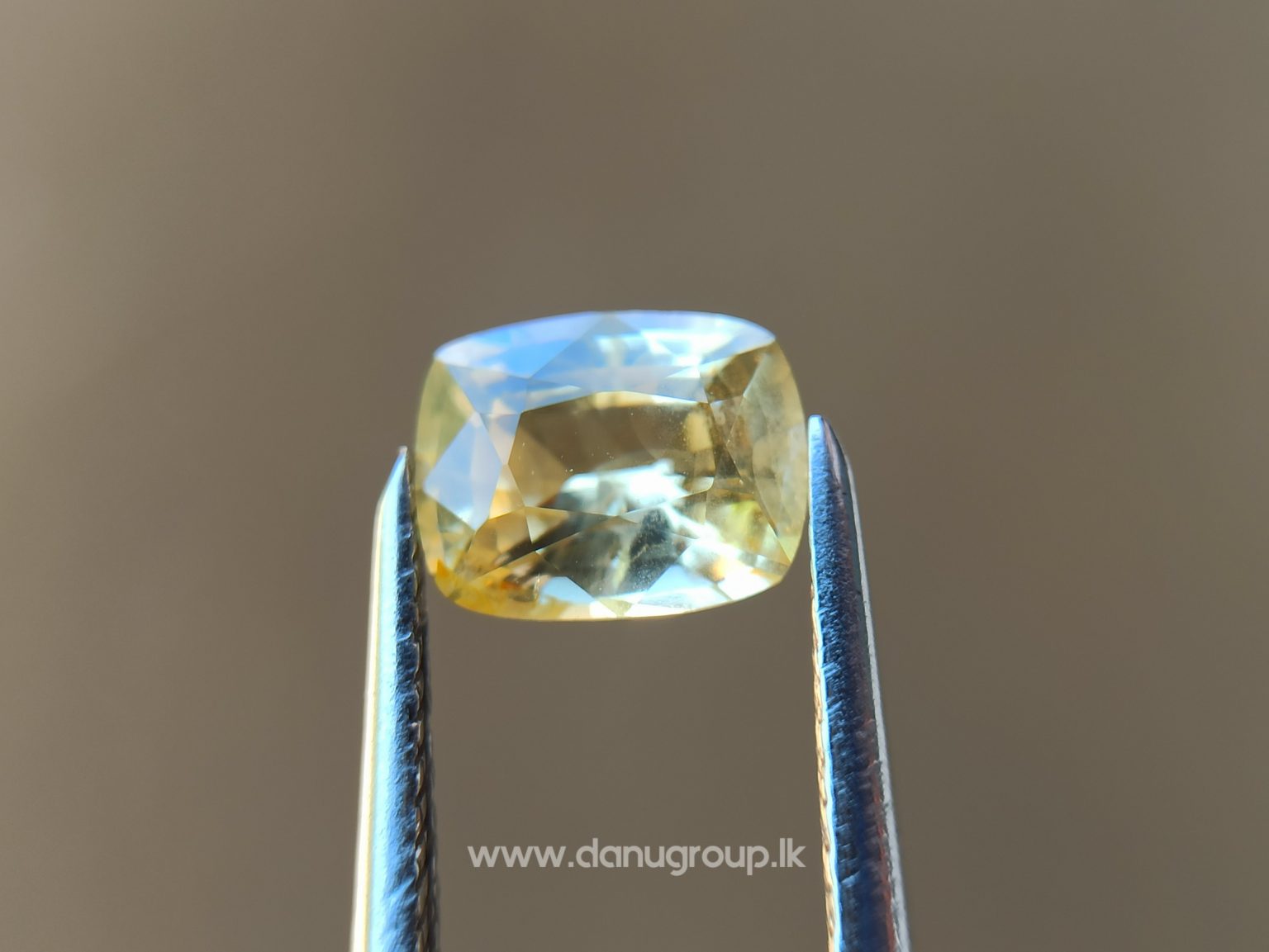 Ceylon Natural Yellow Sapphire - danugroup.lk