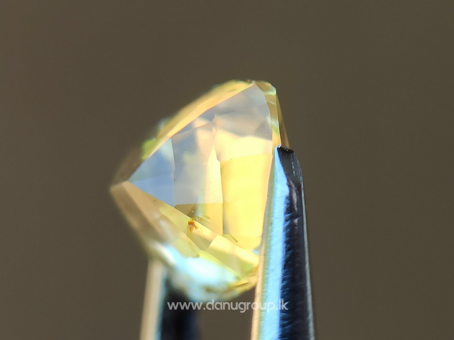Ceylon Natural Yellow Sapphire - danugroup.lk