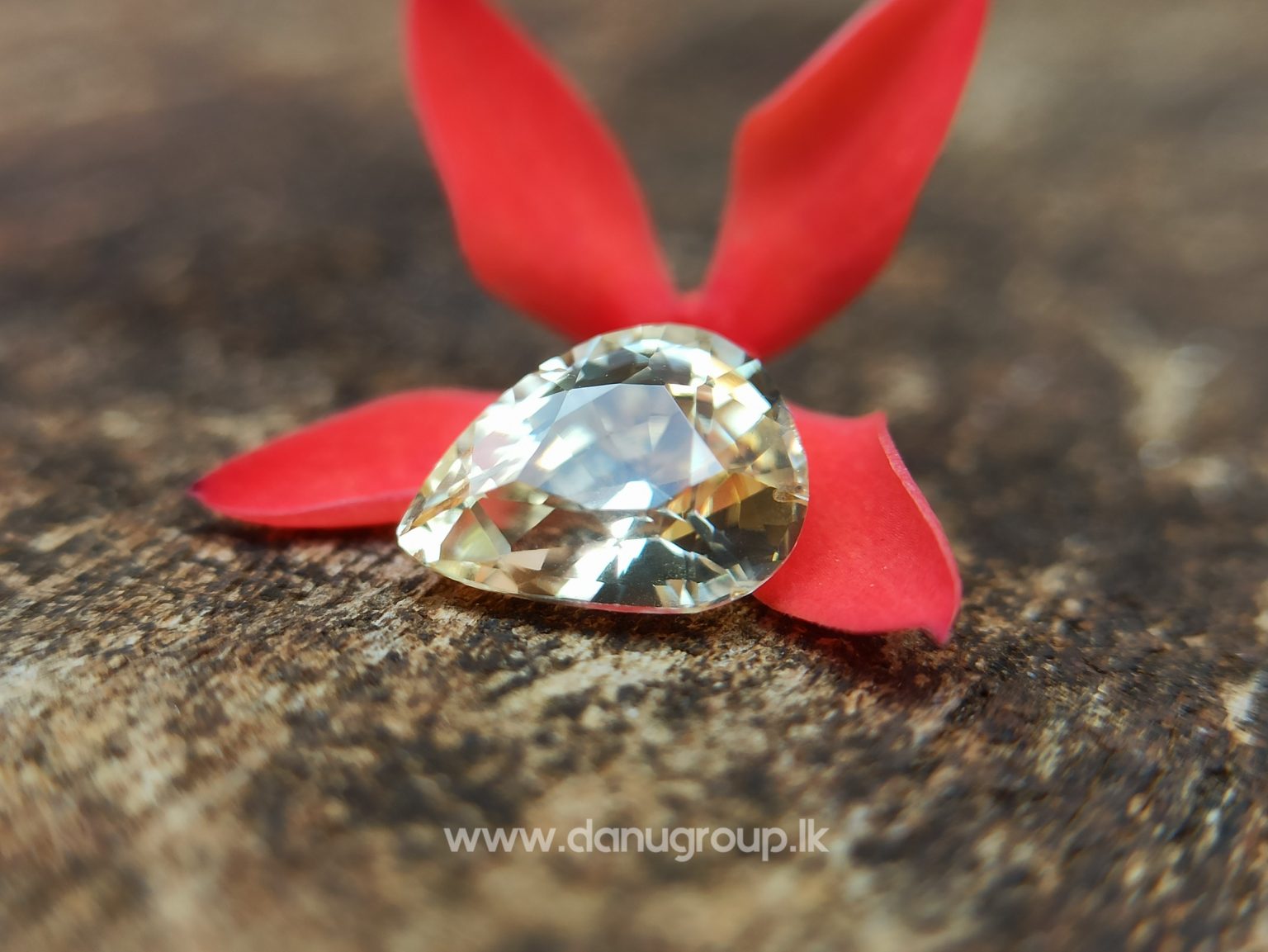 Ceylon Natural Yellow Sapphire - danugroup.lk