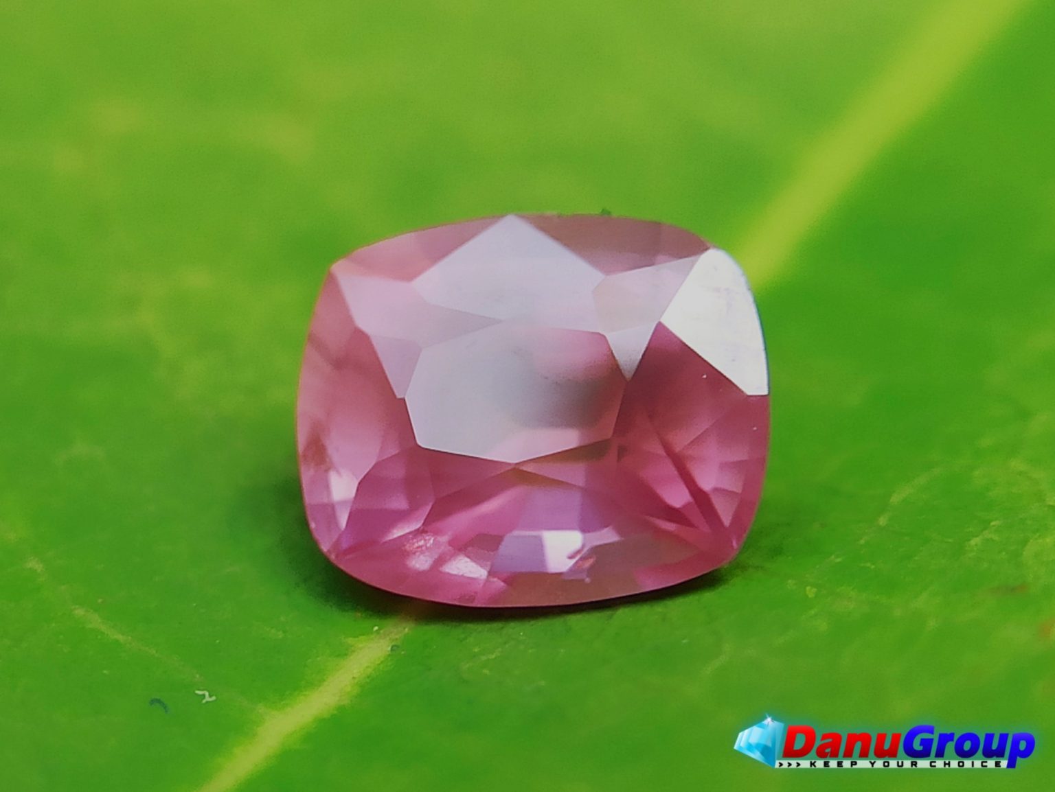King of Sapphire - Natural Padparadshcha Sapphire Orangy Pink Danu Group Gemstones- danugroup.lk