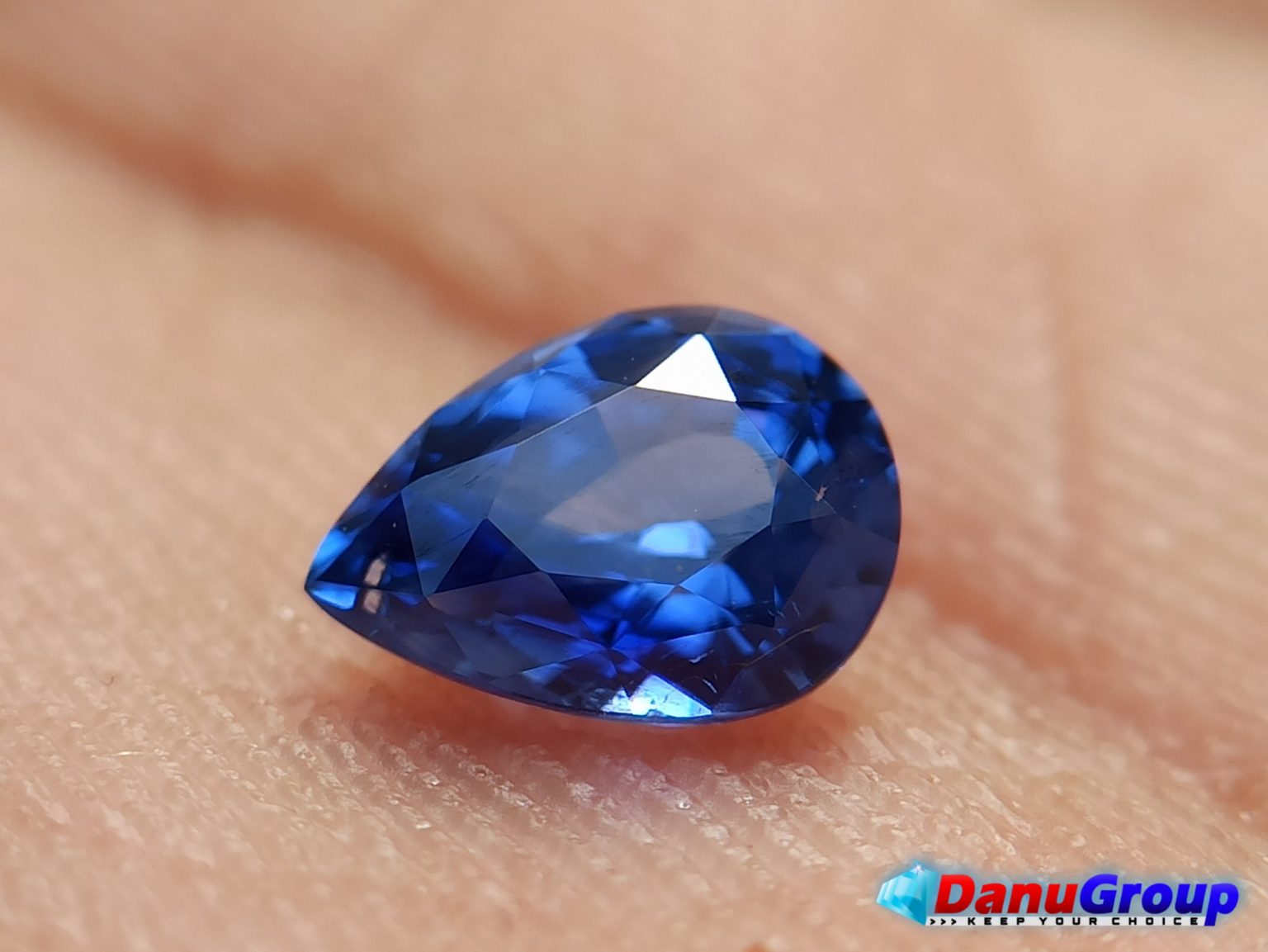 Ceylon Natural Blue Sapphire Cornflower Blue Drop Shape Gemstone - danugroup.lk