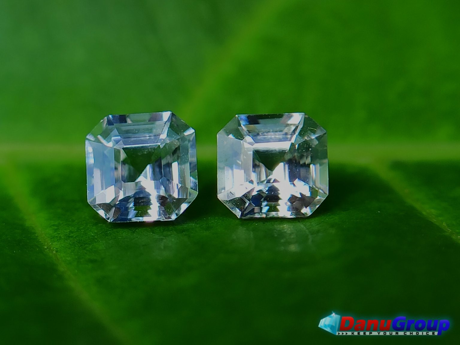 Ceylon Natural Vivid Royal Blue Sapphire with fancy Sapphire couple for fine Jewelry Design - Danu Group danugroup.lk