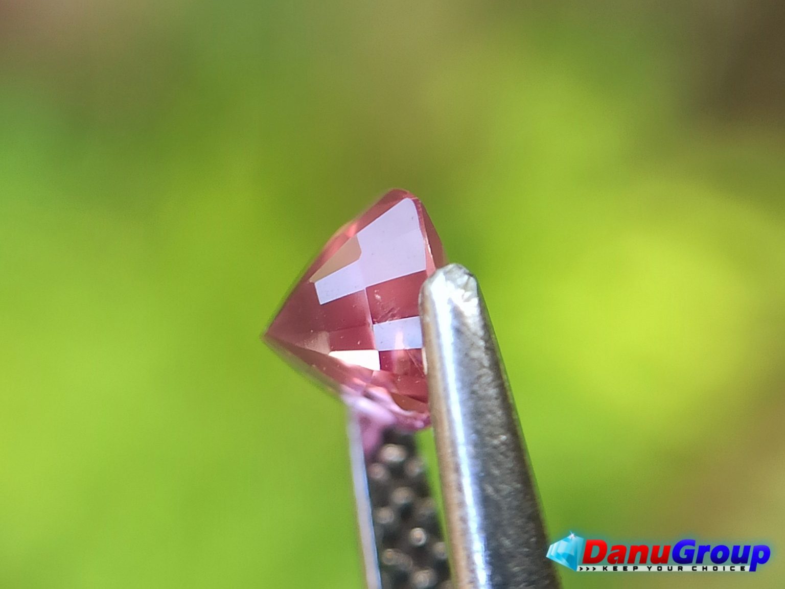 King of Sapphire - Natural Padparadshcha Sapphire Orangy Pink Danu Group Gemstones- danugroup.lk