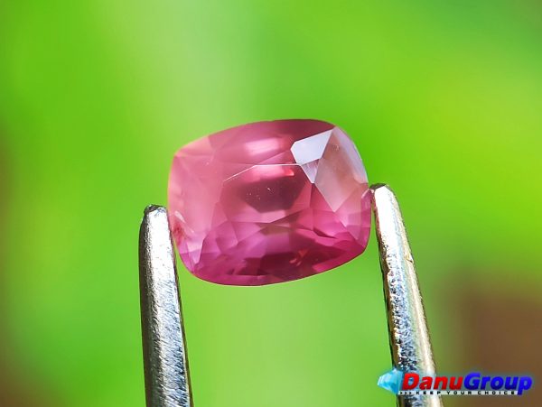 King of Sapphire - Natural Padparadshcha Sapphire Orangy Pink Danu Group Gemstones- danugroup.lk