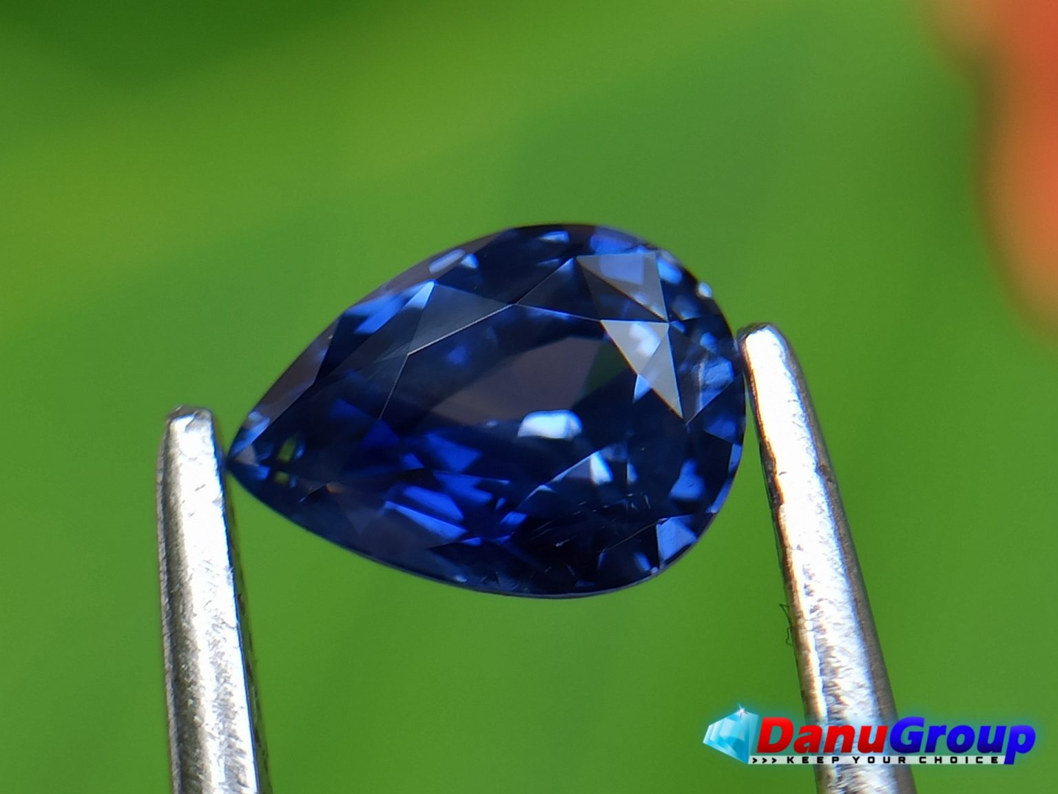 Ceylon Natural Blue Sapphire Cornflower Blue Drop Shape Gemstone - danugroup.lk