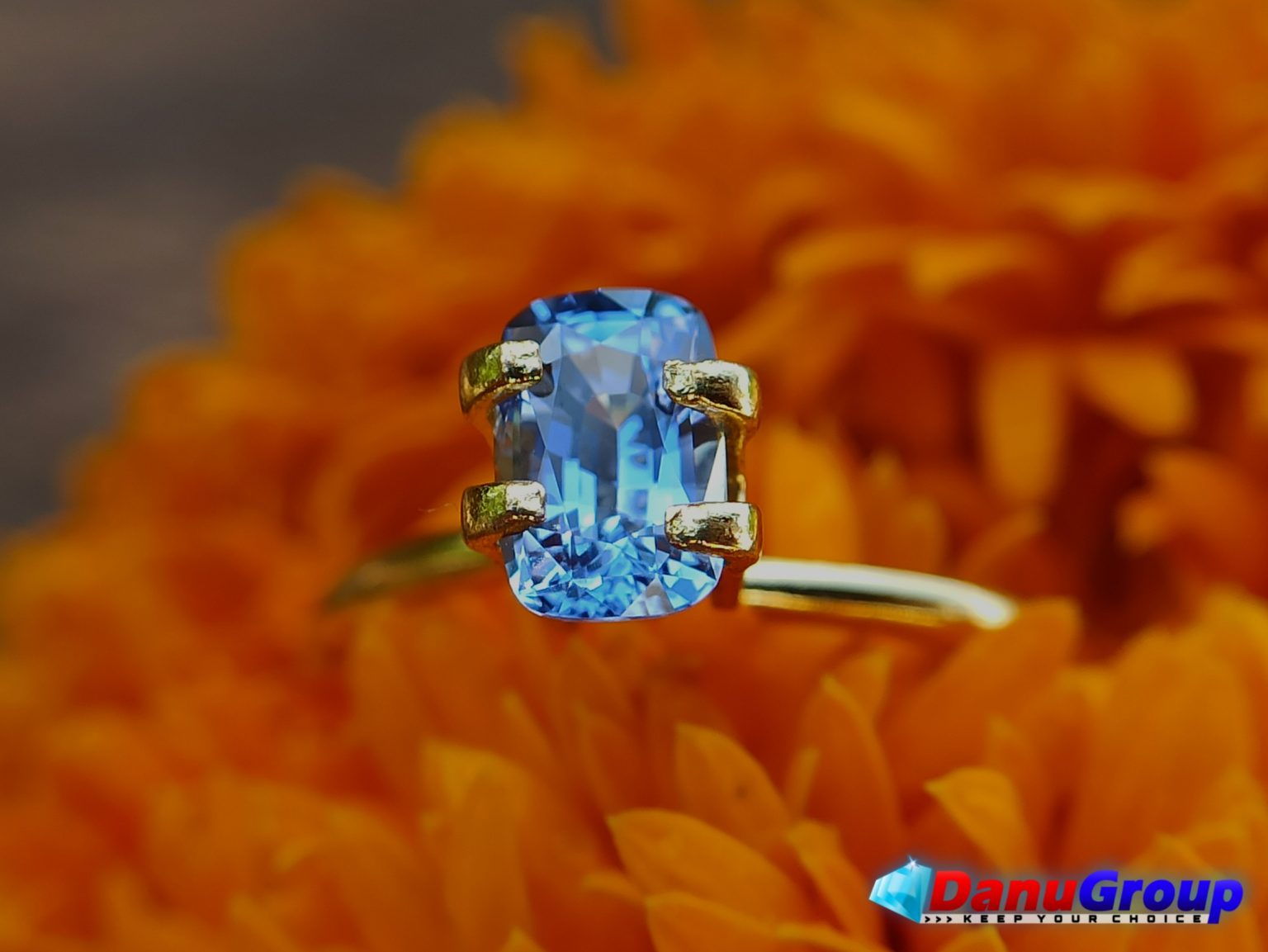 Ceylon Natural Blue Sapphire Top Grade Natural Blue Sapphire from Danu Group GemstonesCeylon Natural Blue Sapphire Top Grade Natural Blue Sapphire from Danu Group Gemstones