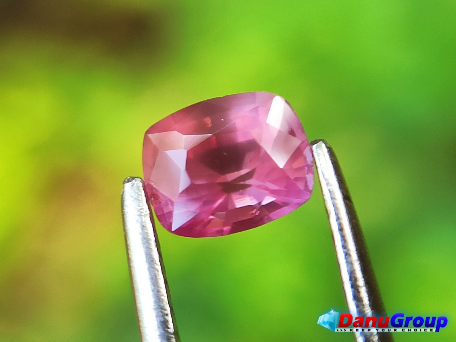 King of Sapphire - Natural Padparadshcha Sapphire Orangy Pink Danu Group Gemstones- danugroup.lk