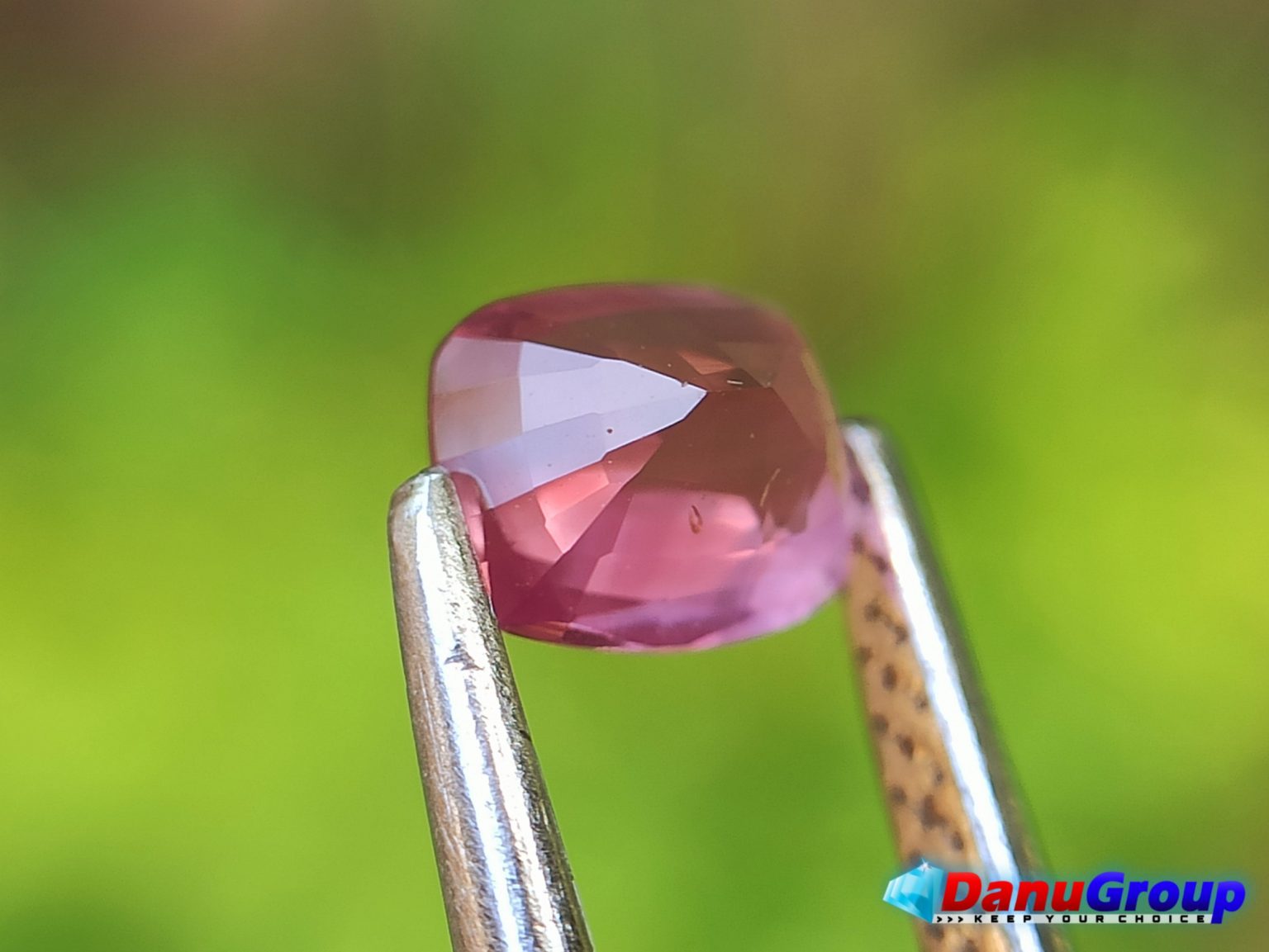 King of Sapphire - Natural Padparadshcha Sapphire Orangy Pink Danu Group Gemstones- danugroup.lk