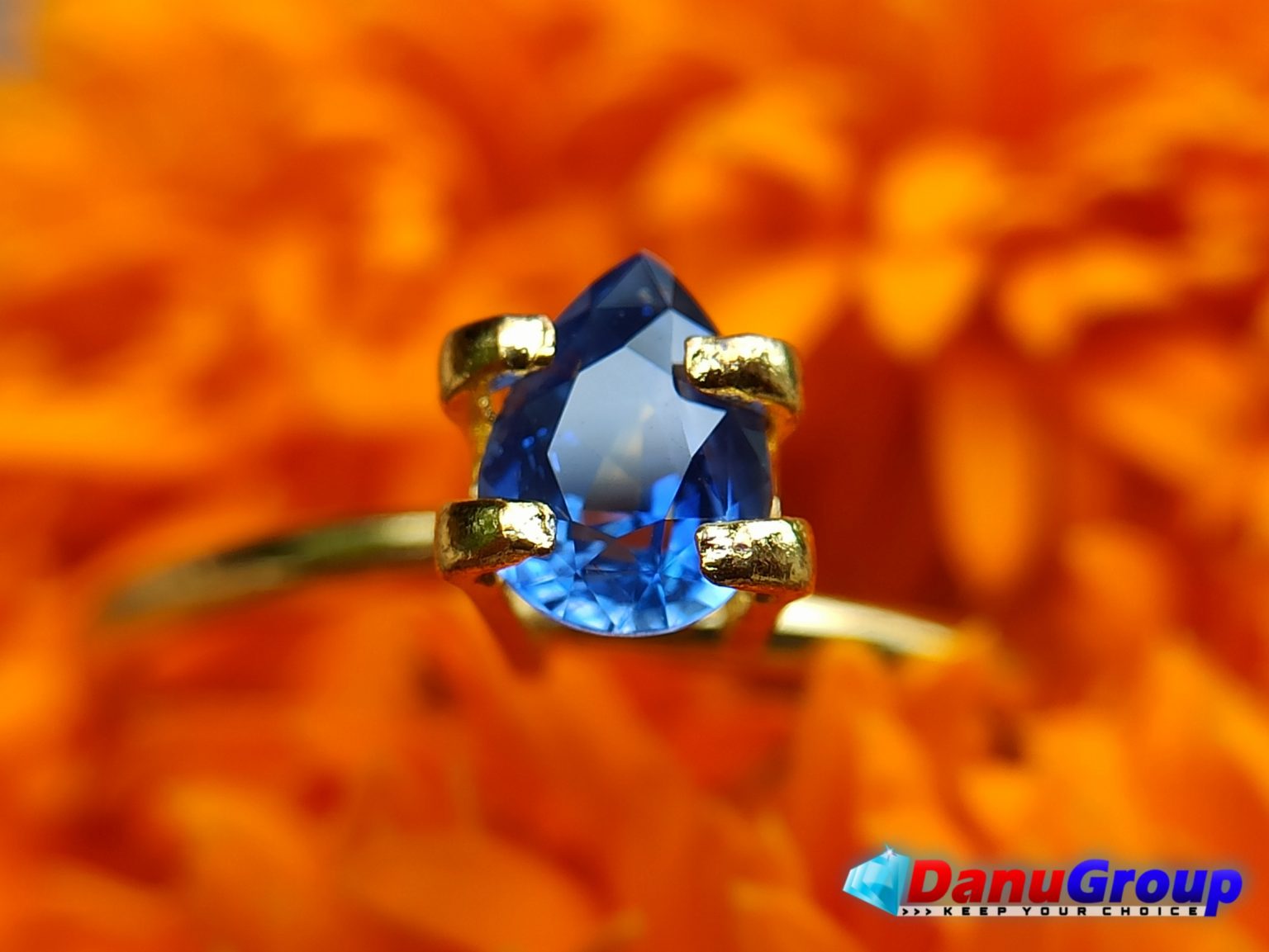 Ceylon Natural Blue Sapphire Cornflower Blue Drop Shape Gemstone - danugroup.lk