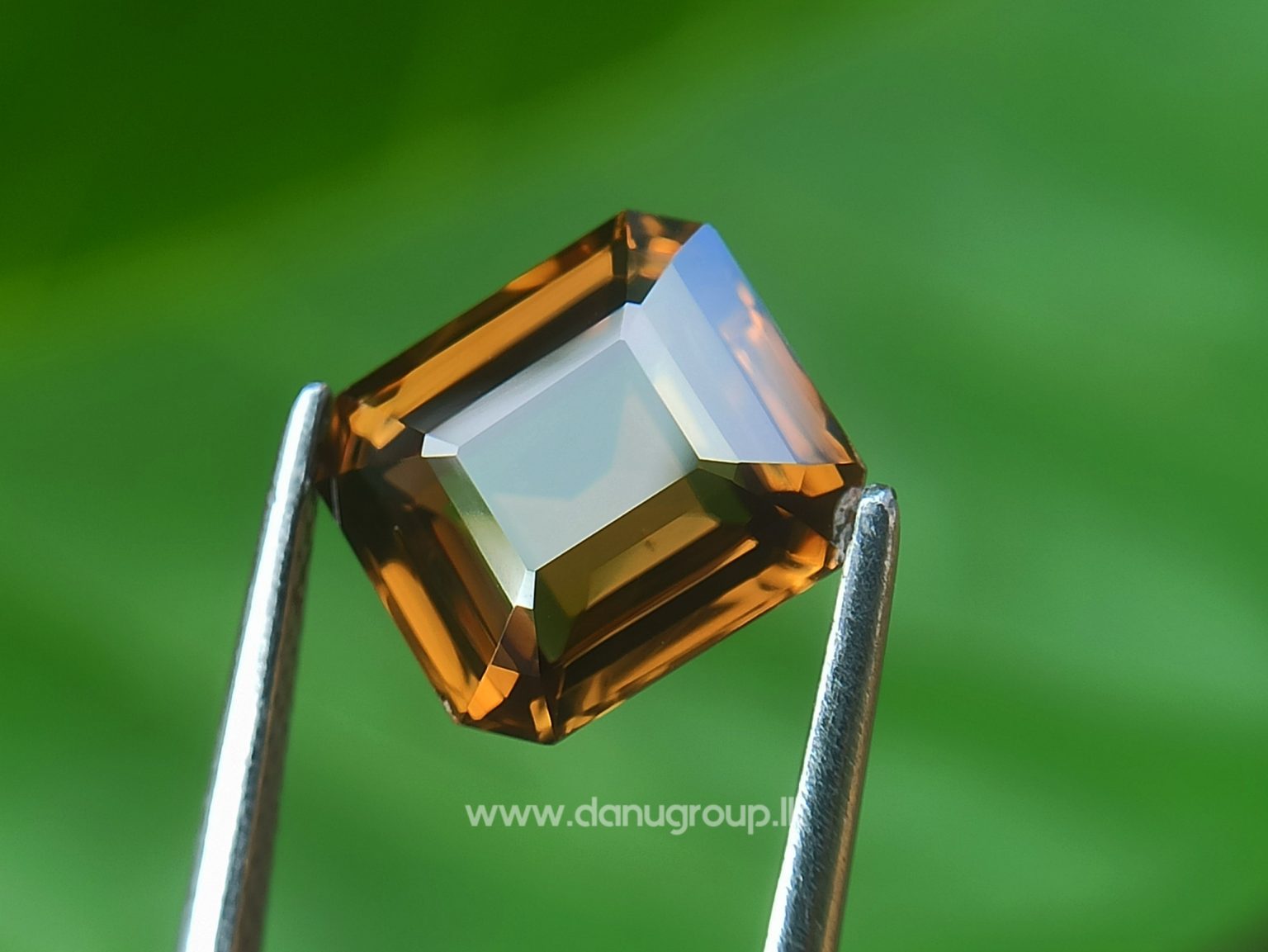Jackwood brown zircon Natural brown zircon Danu group Gemstones - danugroup.lk