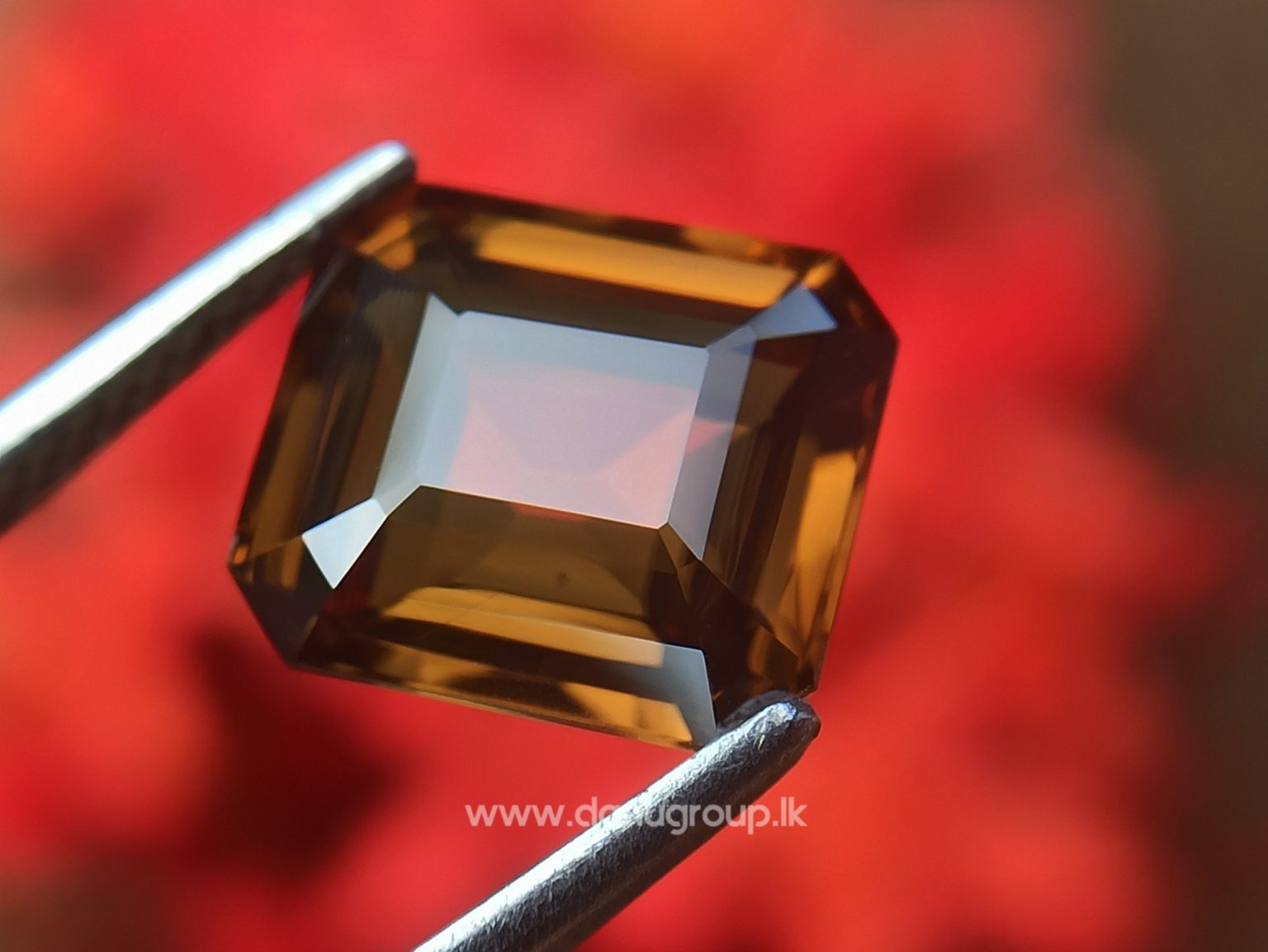 Jackwood brown zircon Natural brown zircon Danu group Gemstones - danugroup.lk
