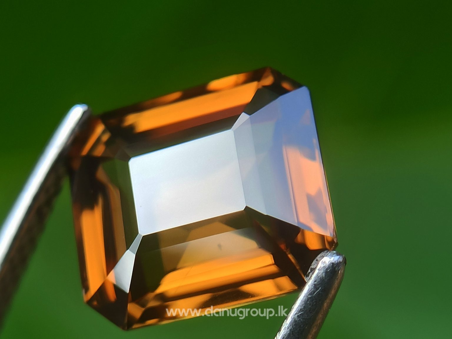 Jackwood brown zircon Natural brown zircon Danu group Gemstones - danugroup.lk