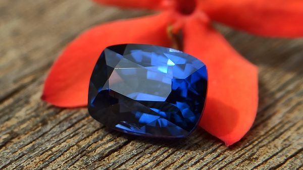 Best Quality Ceylon Vivid Royal Blue Sapphire - Top Quality Danu Group Gemstones Collections - danugroup.lk