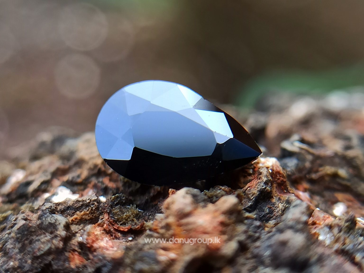 Ceylon Natural Dark Blue Sapphire kaka neelam ( stone of the planet Saturn ) danugroup.lk