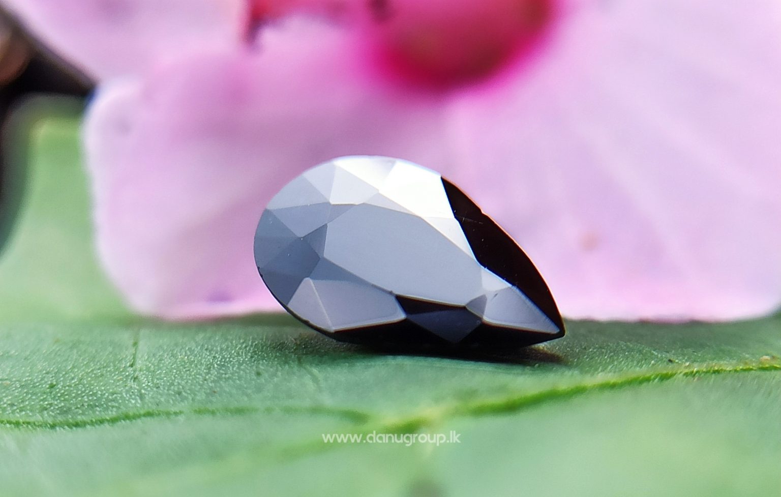 Ceylon Natural Dark Blue Sapphire kaka neelam ( stone of the planet Saturn ) danugroup.lk