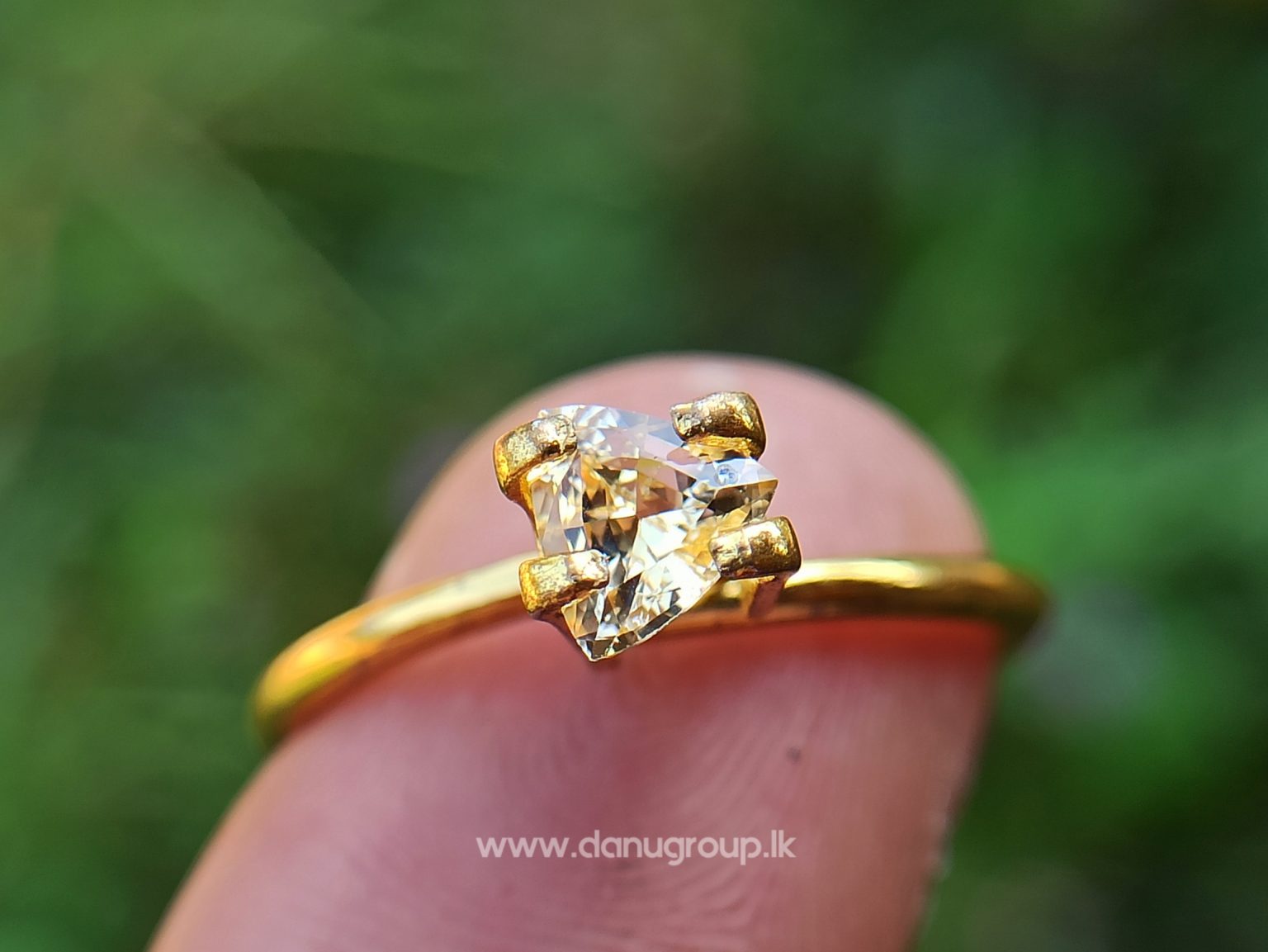Ceylon Natural Yellow Sapphire - Danu Group Gemstones Collectiondanugroup.lk