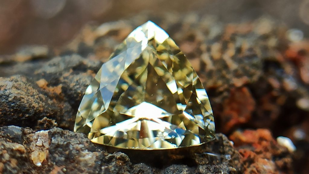 Ceylon Natural Yellow Sapphire - Danu Group Gemstones Collectiondanugroup.lk