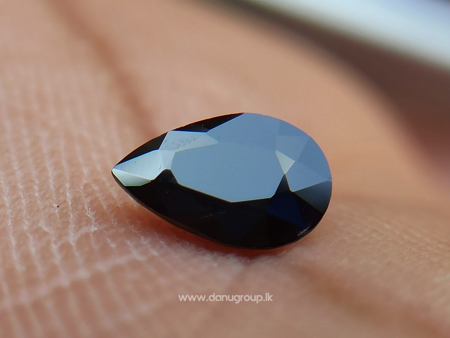 Ceylon Natural Dark Blue Sapphire kaka neelam ( stone of the planet Saturn ) danugroup.lk