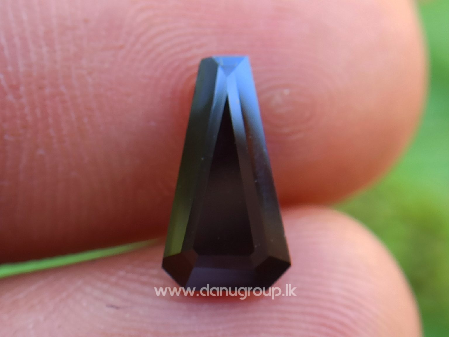 Ceylon Natural Dark Blue Sappphire Kaaka Neelam stone of planet saturn astrological gem danugroup.lk